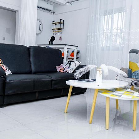 Naiveli-Palm Appartement Meuble Sobre Et Chic Duala Zewnętrze zdjęcie
