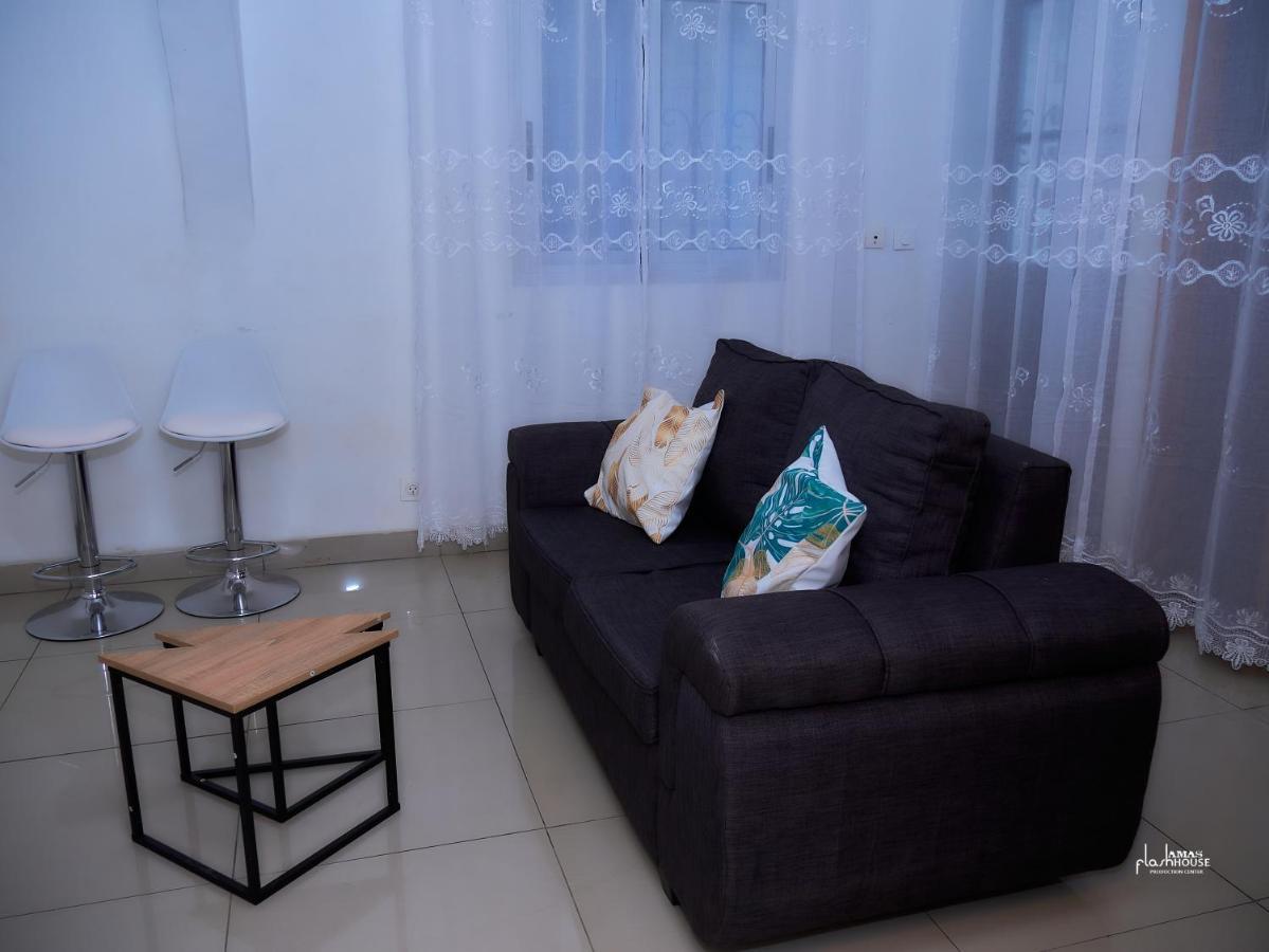 Naiveli-Palm Appartement Meuble Sobre Et Chic Duala Zewnętrze zdjęcie