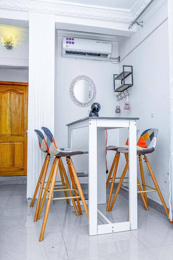 Naiveli-Palm Appartement Meuble Sobre Et Chic Duala Zewnętrze zdjęcie
