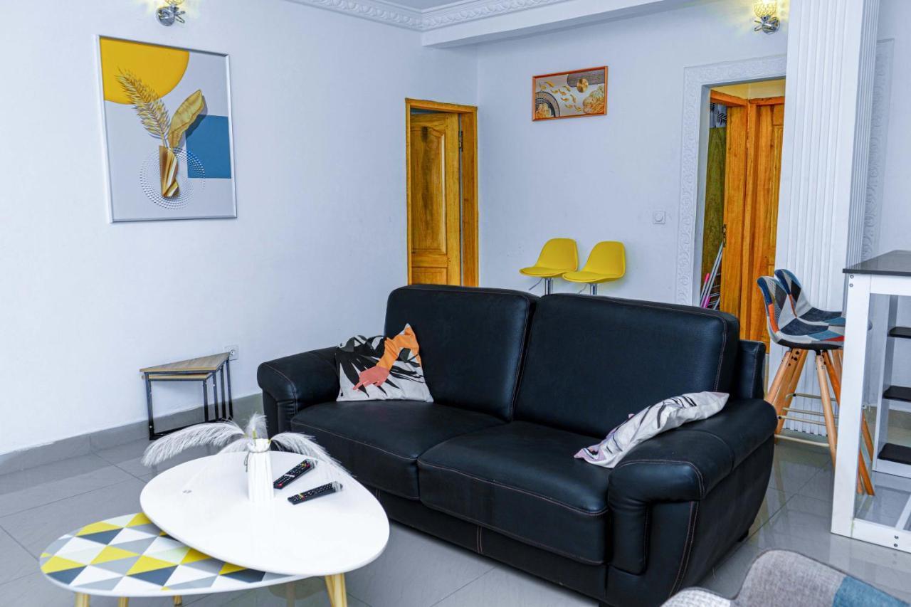 Naiveli-Palm Appartement Meuble Sobre Et Chic Duala Zewnętrze zdjęcie